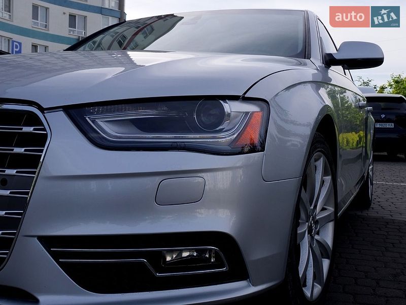 Седан Audi A4 2012 в Івано-Франківську