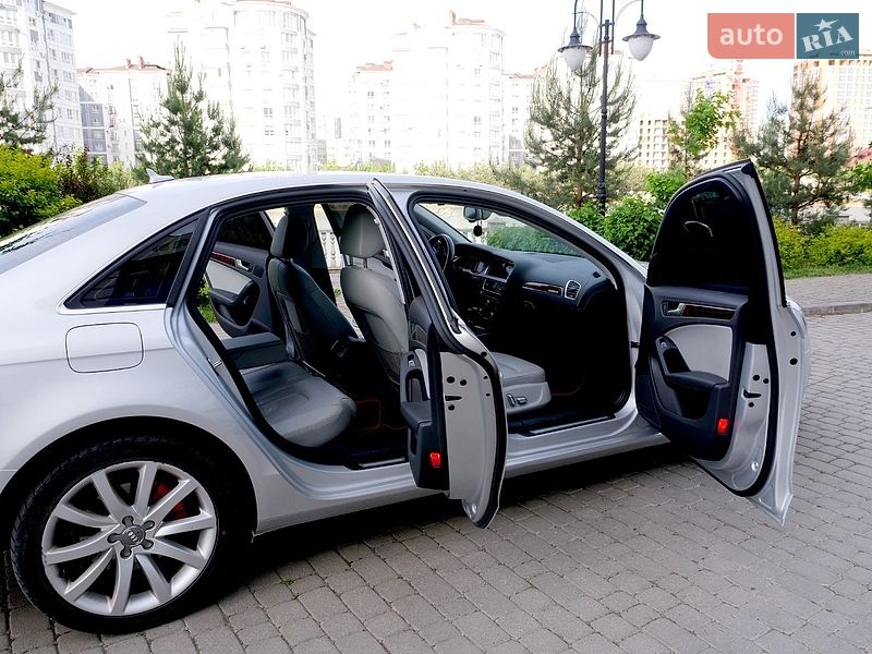 Седан Audi A4 2012 в Івано-Франківську