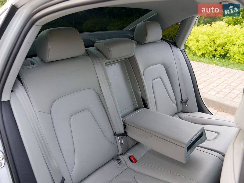 Седан Audi A4 2012 в Івано-Франківську