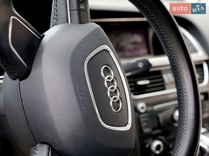 Седан Audi A4 2012 в Івано-Франківську
