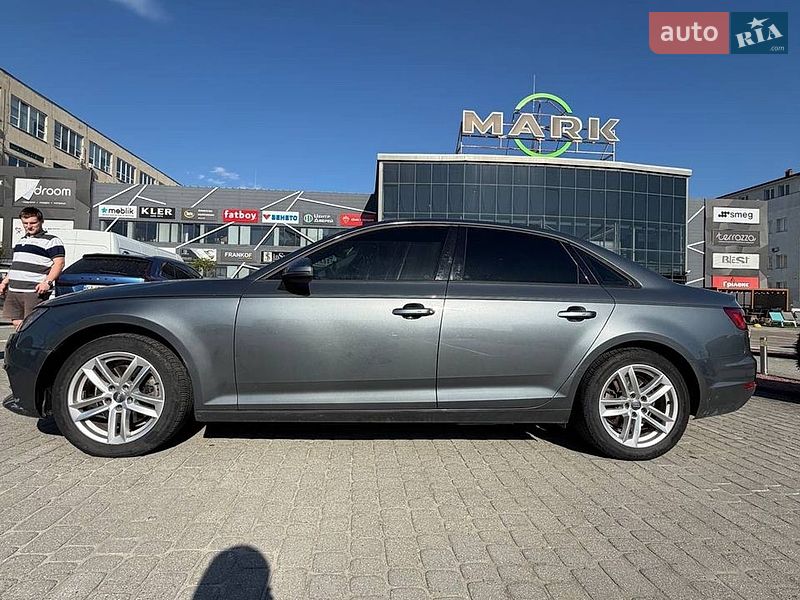 Седан Audi A4 2017 в Львове