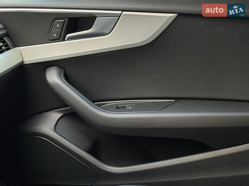 Седан Audi A4 2019 в Киеве