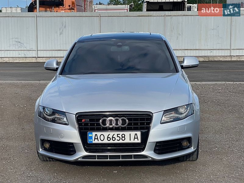 Седан Audi A4 2008 в Хусте