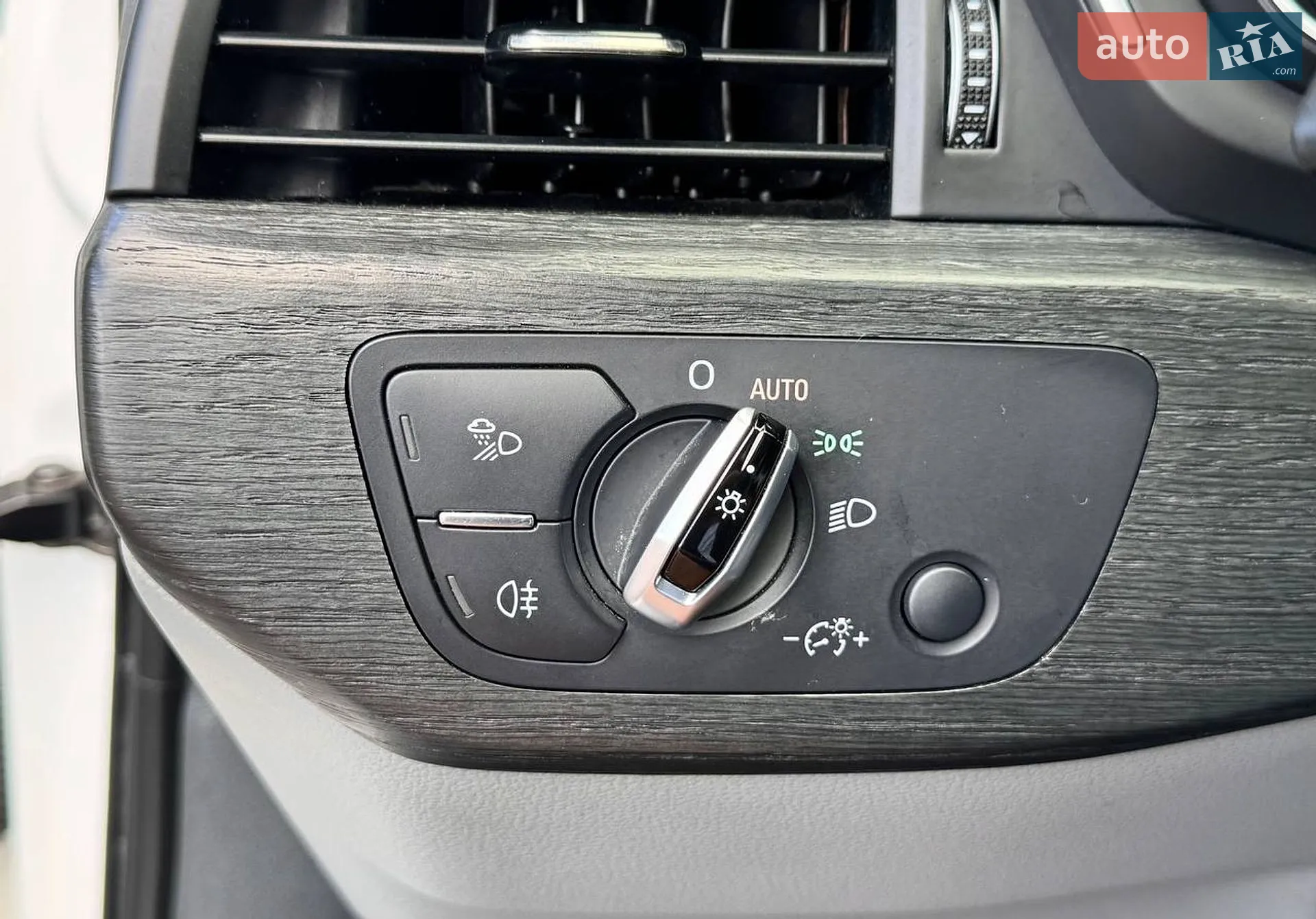 2015 Audi A4 - мініатюра 43
