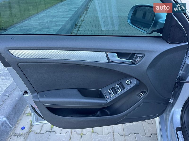Седан Audi A4 2015 в Луцке