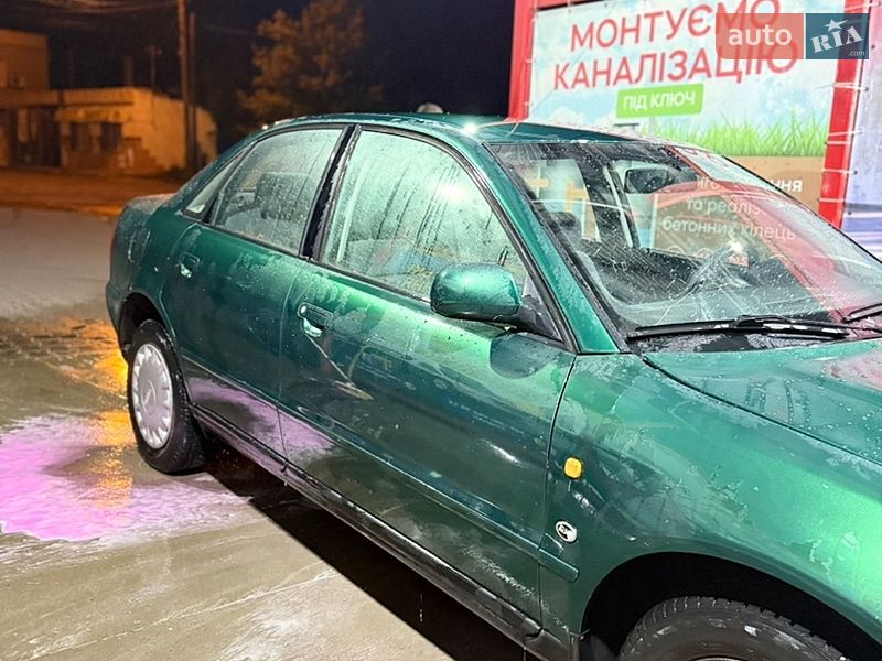 Седан Audi A4 1997 в Черновцах