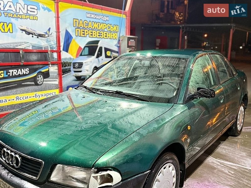 Седан Audi A4 1997 в Черновцах