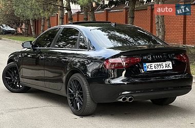 Седан Audi A4 2013 в Дніпрі