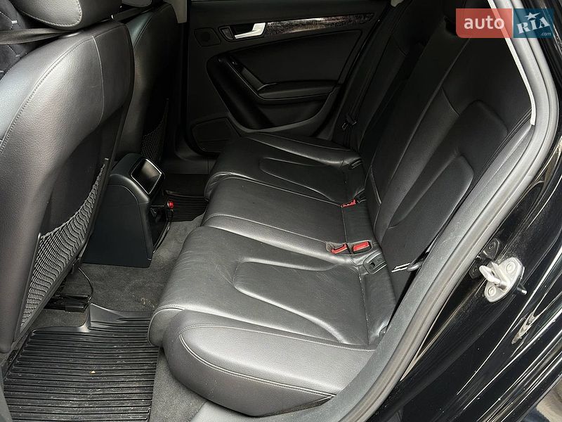 Седан Audi A4 2013 в Дніпрі