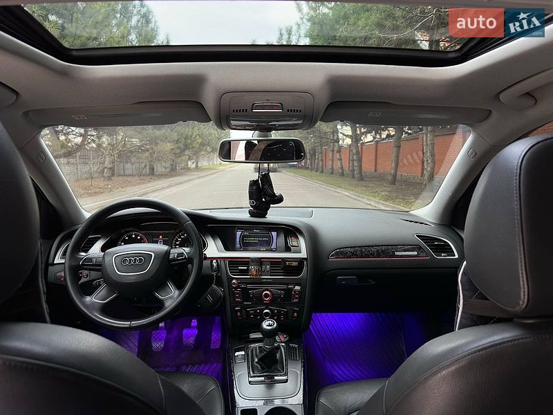 Седан Audi A4 2013 в Дніпрі