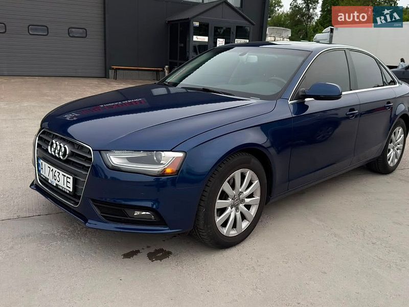 Седан Audi A4 2012 в Владимире