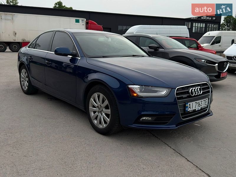 Седан Audi A4 2012 в Владимире