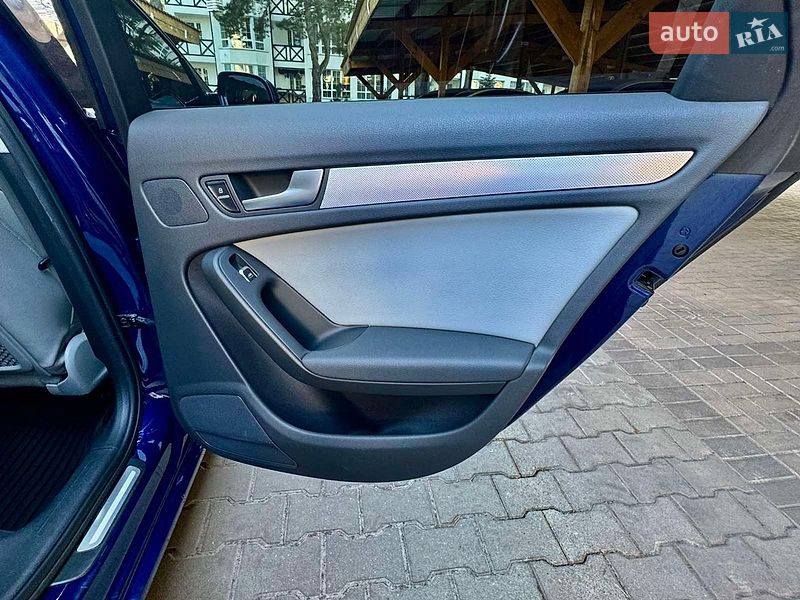 Седан Audi A4 2012 в Владимире