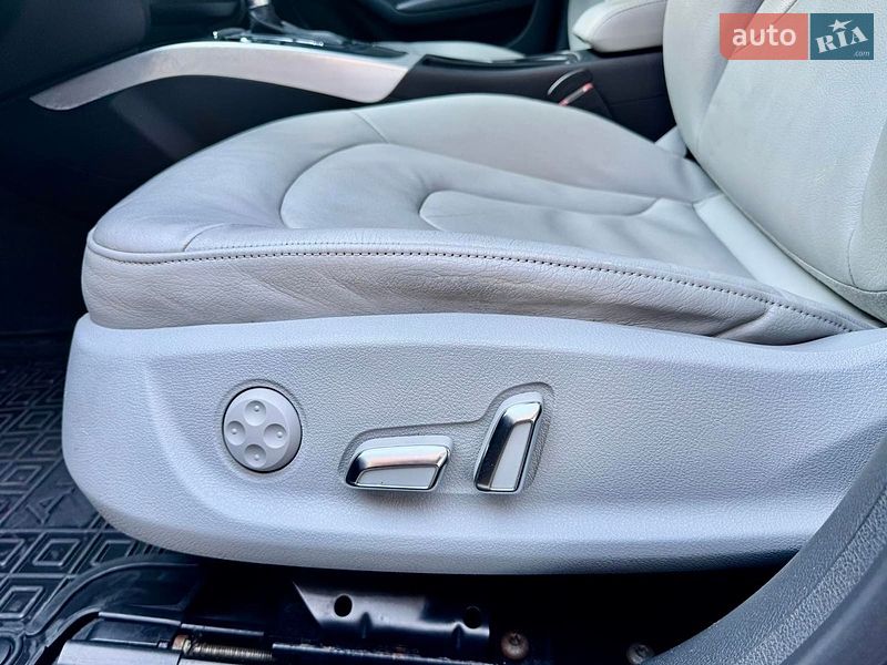Седан Audi A4 2012 в Владимире