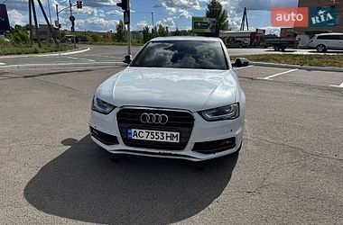 Седан Audi A4 2013 в Луцке