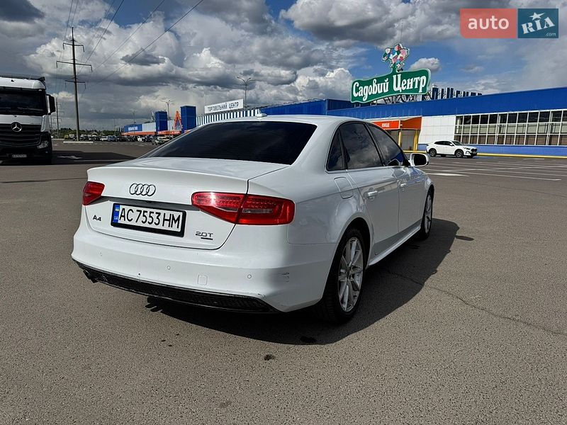 Седан Audi A4 2013 в Луцке