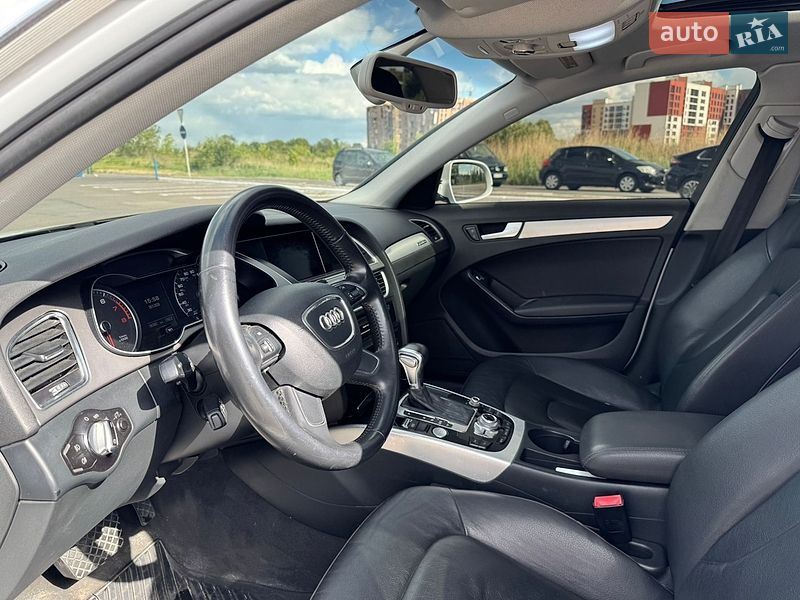 Седан Audi A4 2013 в Луцке