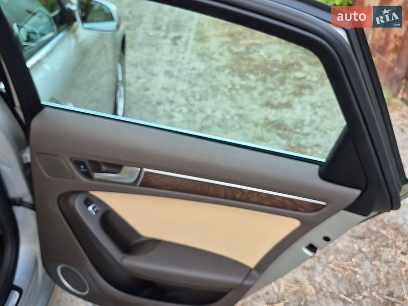 Седан Audi A4 2013 в Киеве