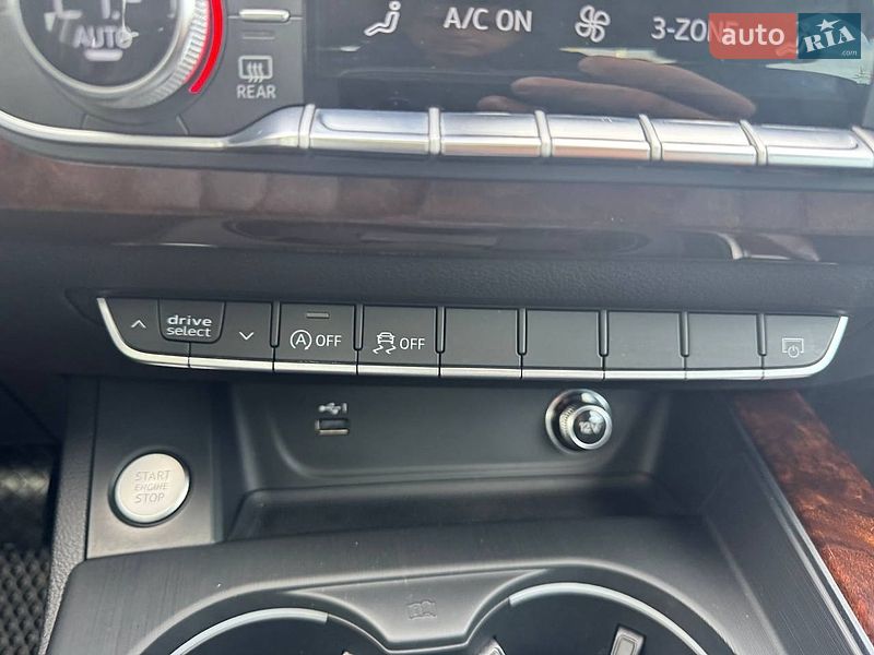 Седан Audi A4 2019 в Киеве