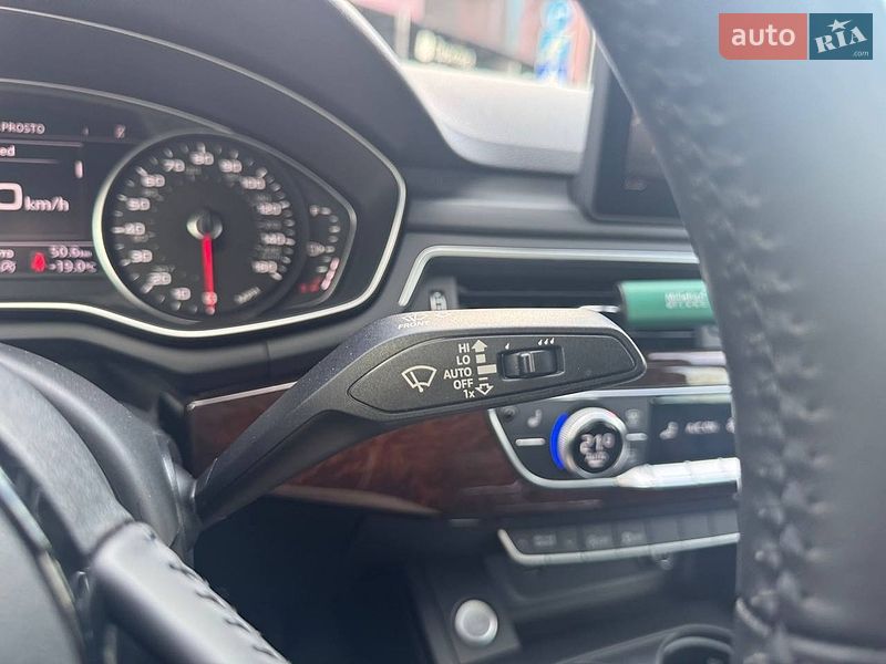 Седан Audi A4 2019 в Киеве