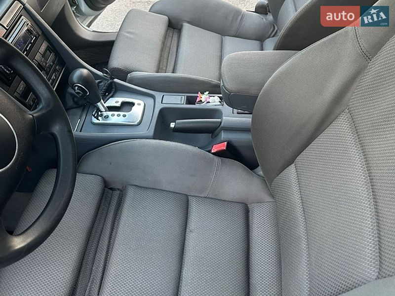 Седан Audi A4 2001 в Луцьку