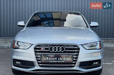 Седан Audi A4 2015 в Николаеве