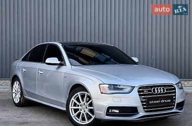 Седан Audi A4 2015 в Николаеве
