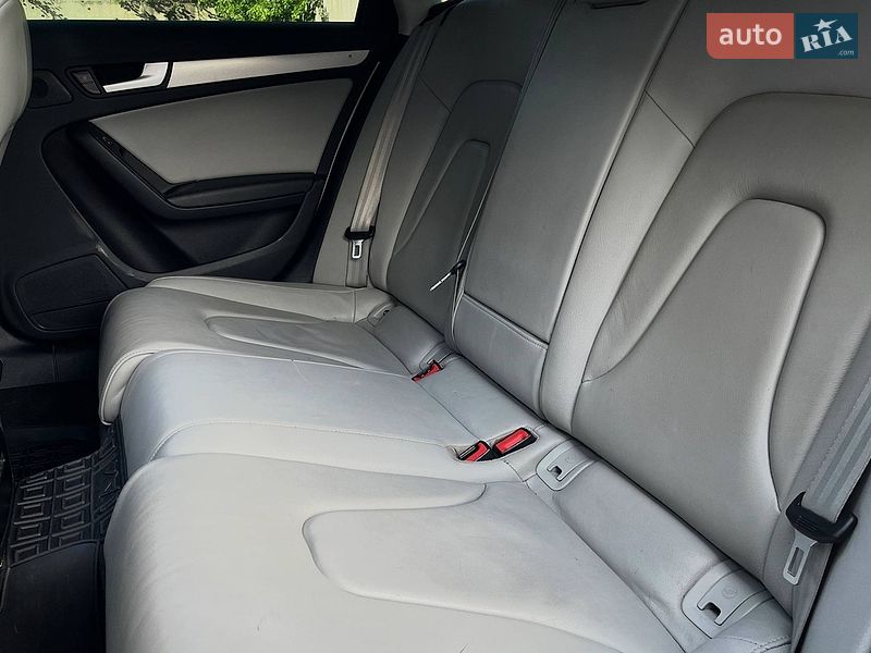 Седан Audi A4 2015 в Николаеве