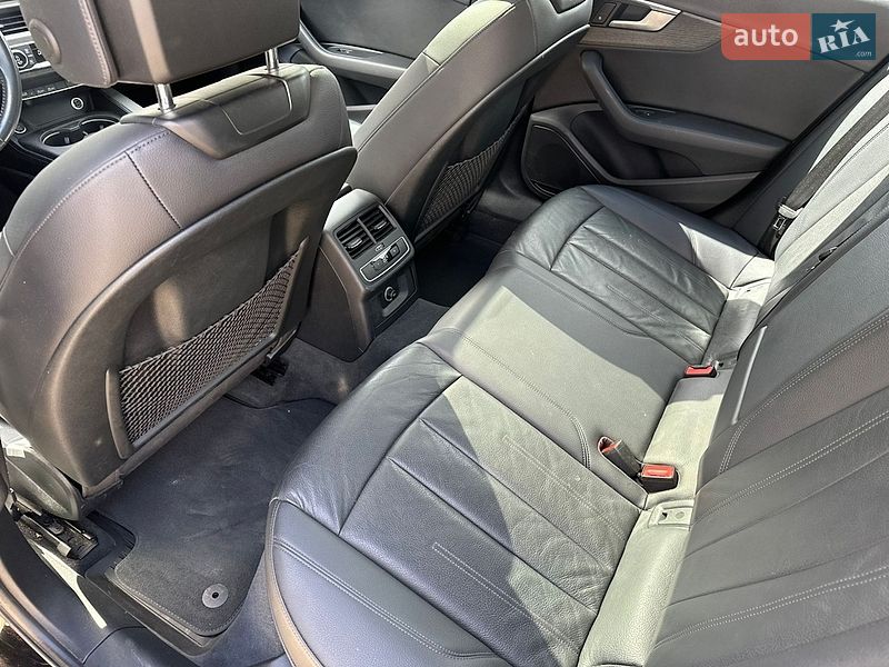 Седан Audi A4 2017 в Львові