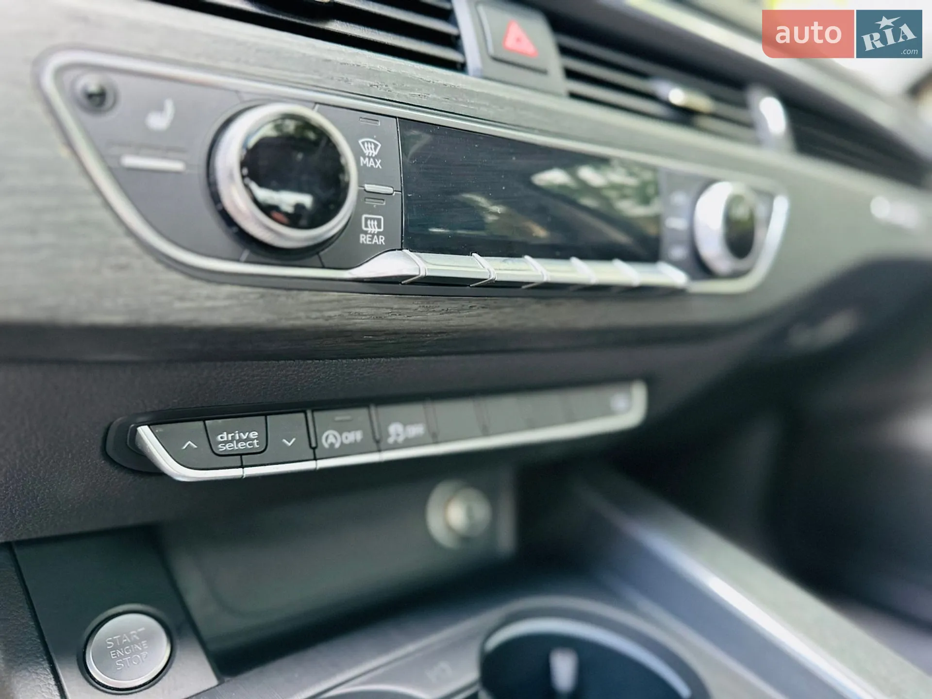2016 Audi A4 - мініатюра 25