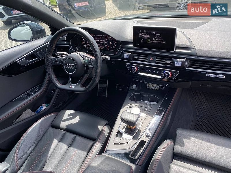 Седан Audi A4 2019 в Львове