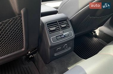 Седан Audi A4 2019 в Львове