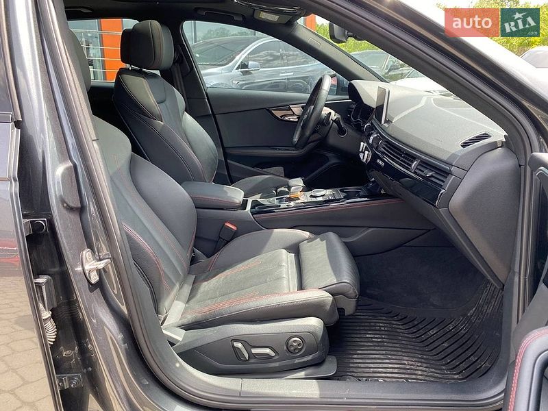Седан Audi A4 2019 в Львове