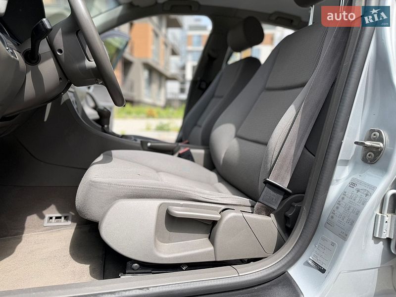 Седан Audi A4 2004 в Тернополі