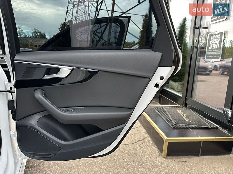 Седан Audi A4 2022 в Харькове