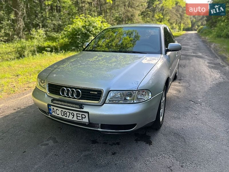 Седан Audi A4 1999 в Киверцах