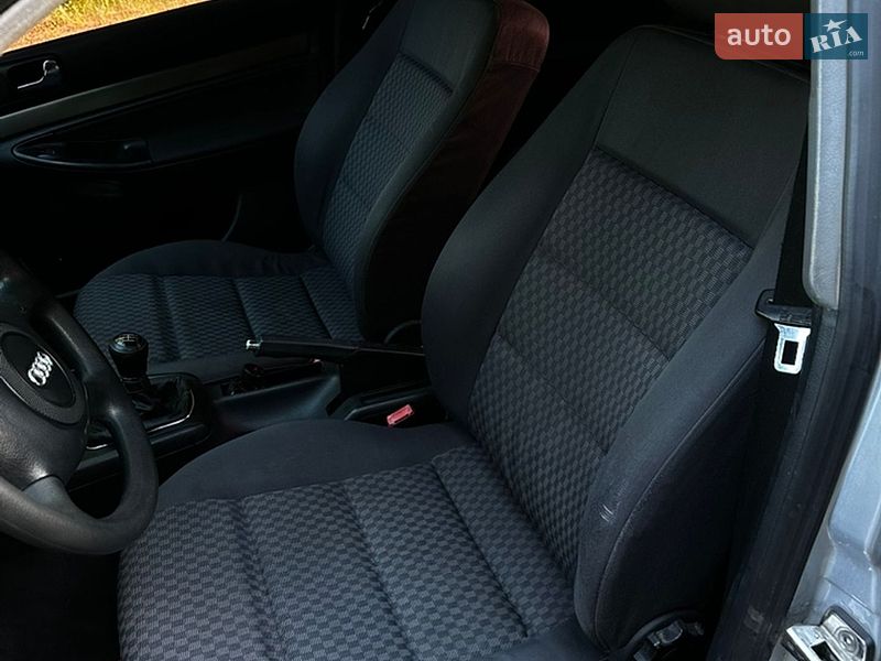 Седан Audi A4 1999 в Киверцах