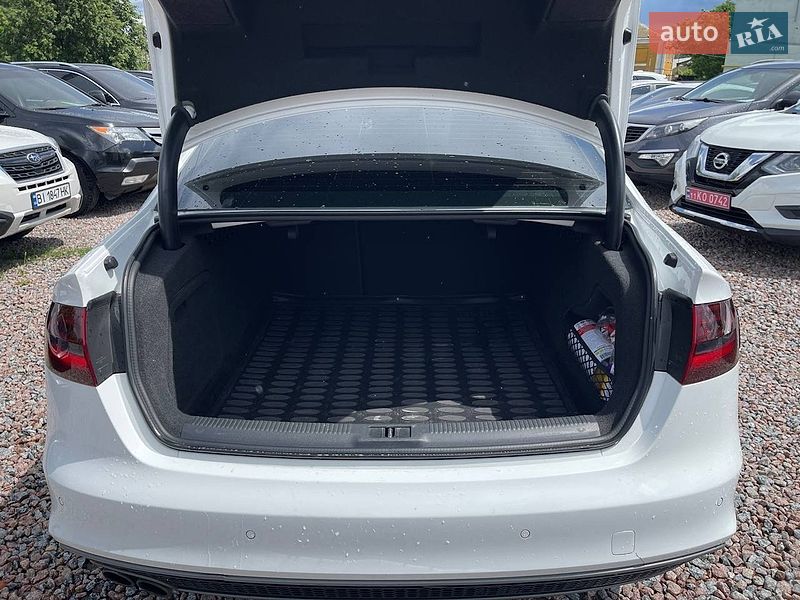 Седан Audi A4 2015 в Полтаве