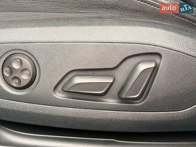 Седан Audi A4 2016 в Львове