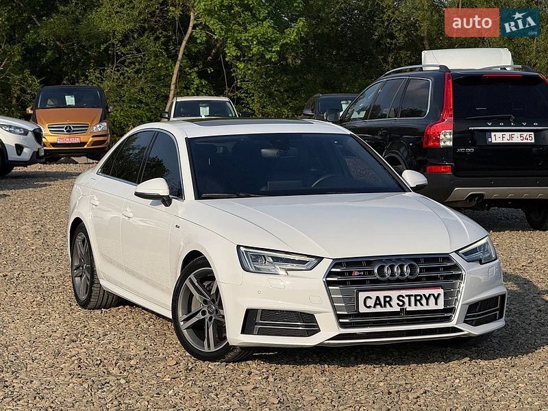 Седан Audi A4 2015 в Стрые