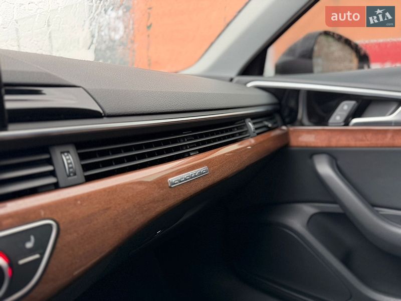 Седан Audi A4 2022 в Києві