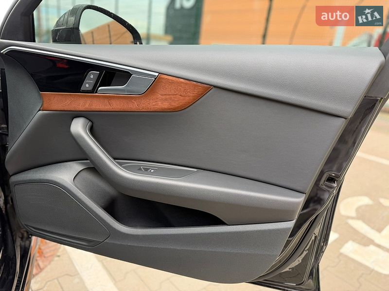 Седан Audi A4 2022 в Києві
