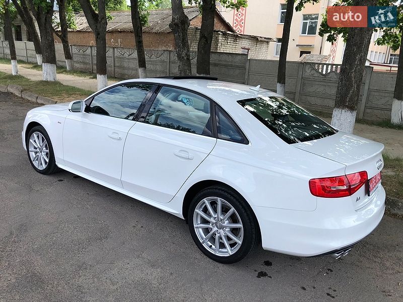 Седан Audi A4 2015 в Ровно