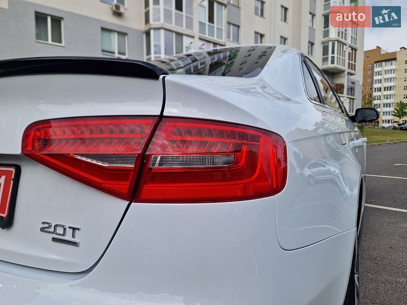 Седан Audi A4 2014 в Виннице