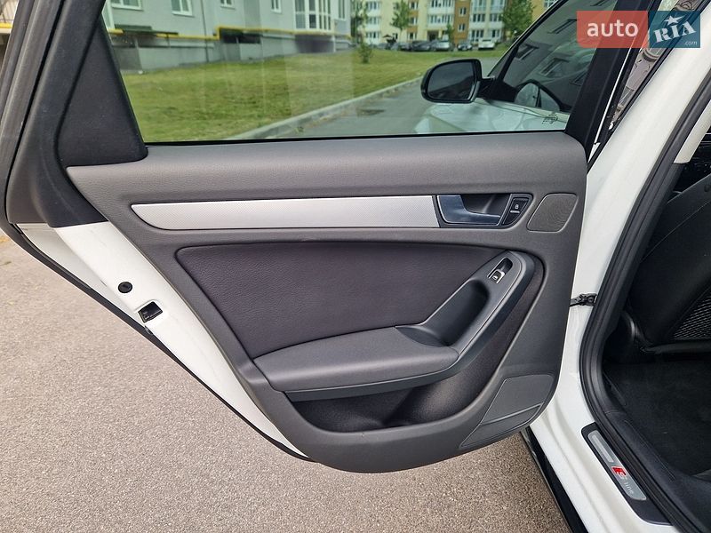 Седан Audi A4 2014 в Виннице