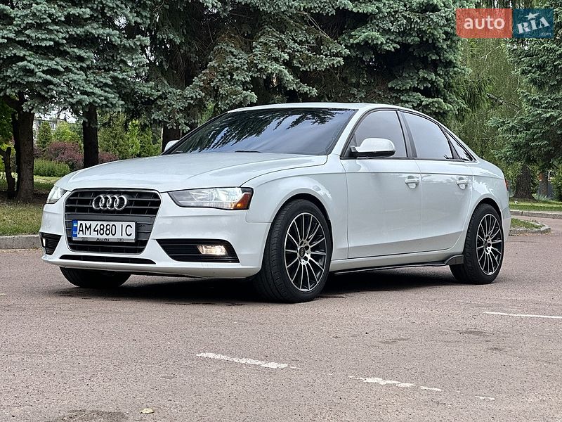 Седан Audi A4 2014 в Житомирі
