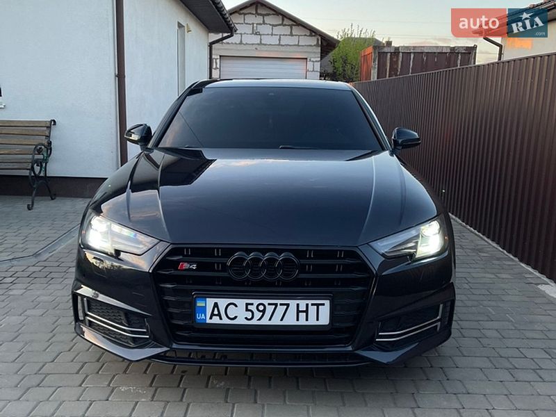 Седан Audi A4 2017 в Луцке