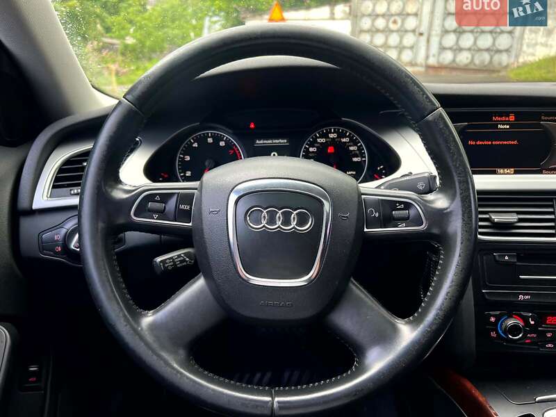 Седан Audi A4 2011 в Києві