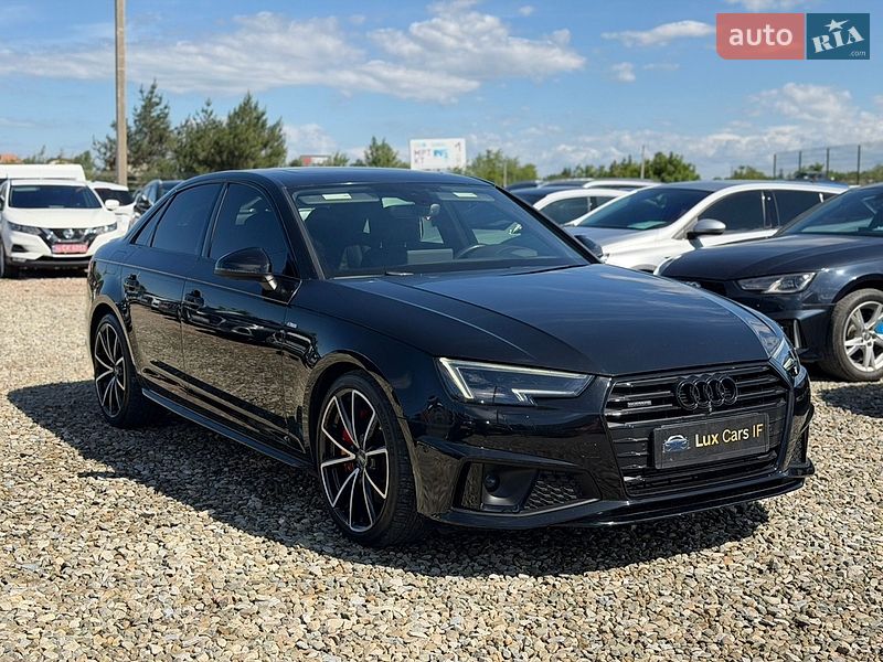 Седан Audi A4 2017 в Ивано-Франковске