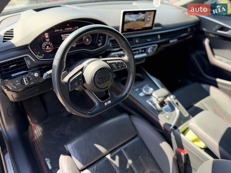 Седан Audi A4 2017 в Ивано-Франковске